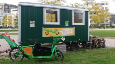 Neue Anlaufstelle für Sechs- bis 14-Jährige im Arnulfpark: der Bauwagen. (Foto: KJR)