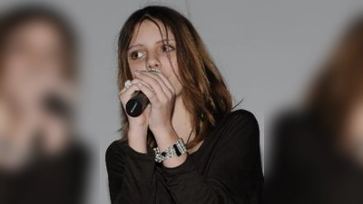 Die erst 13 Jahre alte Kyra Fichtl wurde für ihren selbst geschriebenen Songs prämiert. (Foto: Caritas)