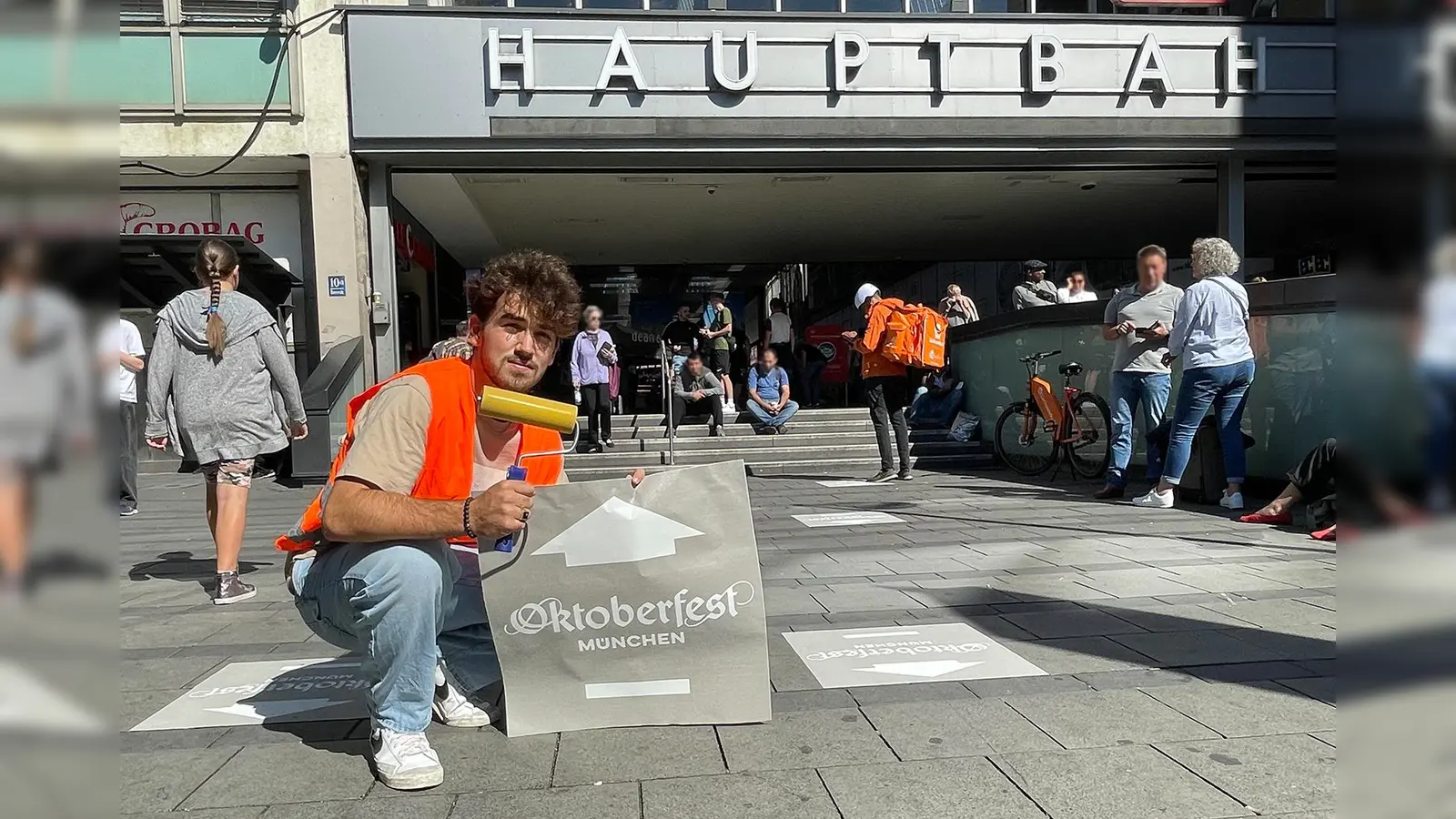 Mit mehr als 100 Folien wurde der „Wiesn-Weg” markiert. (Foto: Isarnauten)