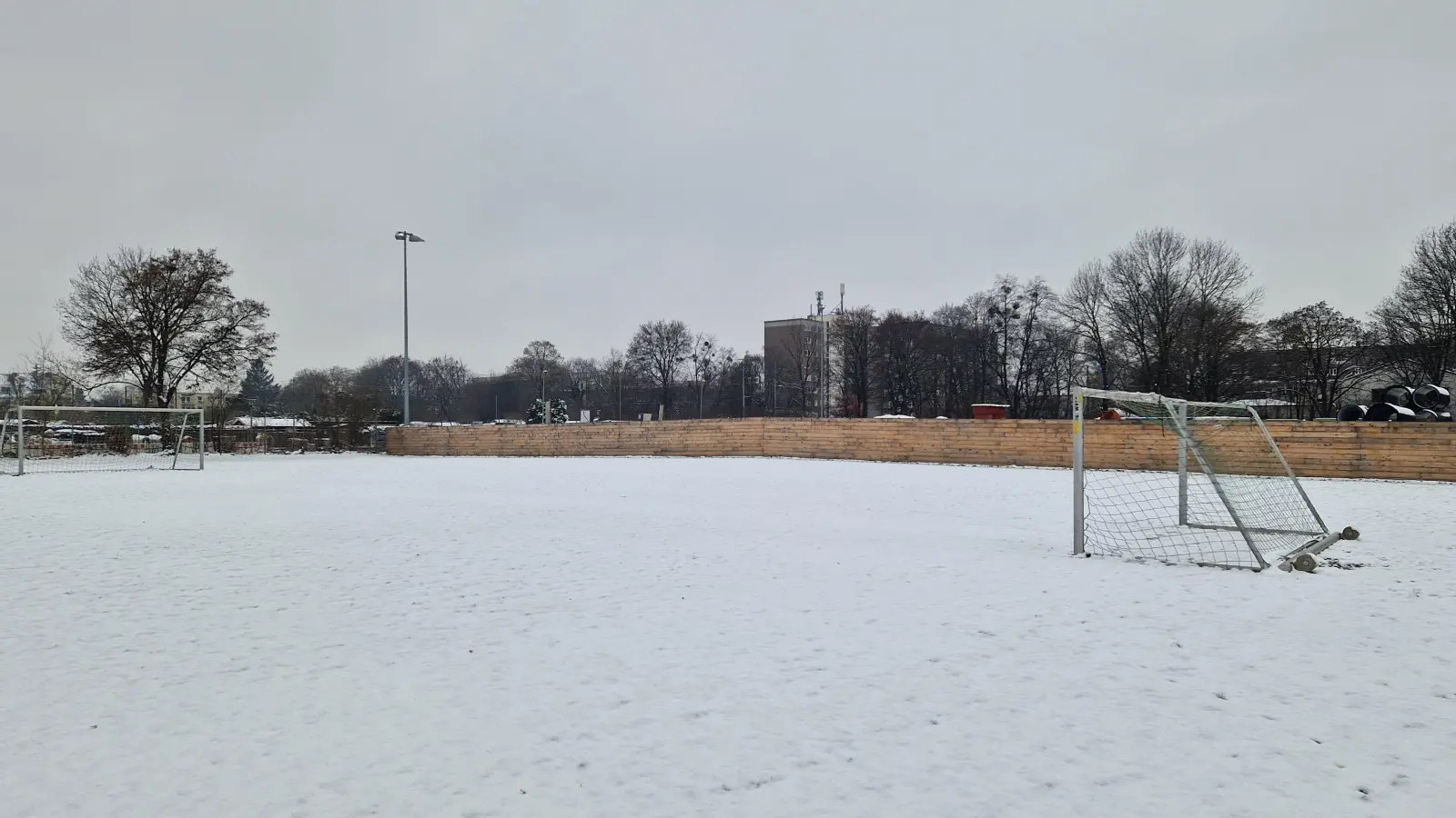 Eine mobile Flutlichtanlage könnte dem SV Laim helfen, auch andere Spielfelder zu beleuchten. (Foto: SV Laim)