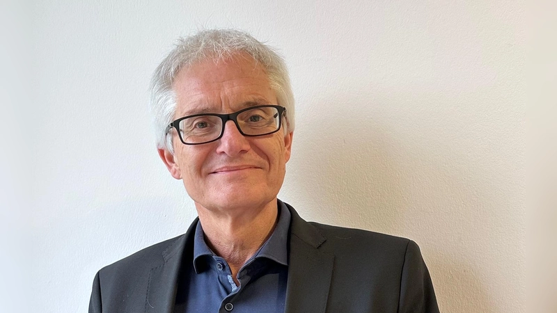 Michael Germayer, Vorstand AWO München-Land e.V., schätzt die Klawotten als festen Bestandteil des sozialen Miteinanders. (Foto: AWO Kreisverband München-Land e.V.)