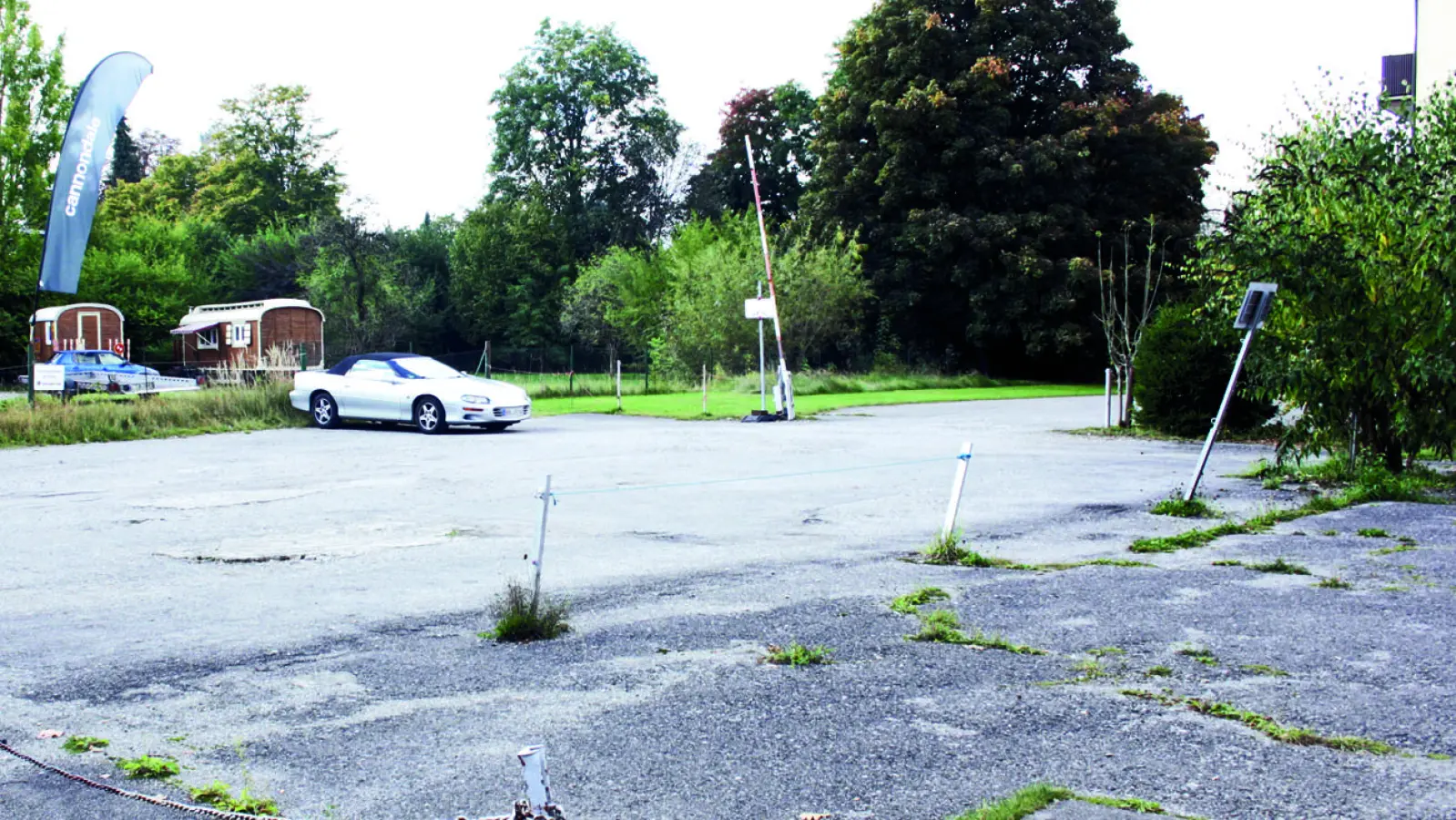 Über die Stäbli-Brache sollte ein sicherer Radweg bis zum Neurieder Kreisel angelegt werden, empfahlen die Bürger. (Foto: job)