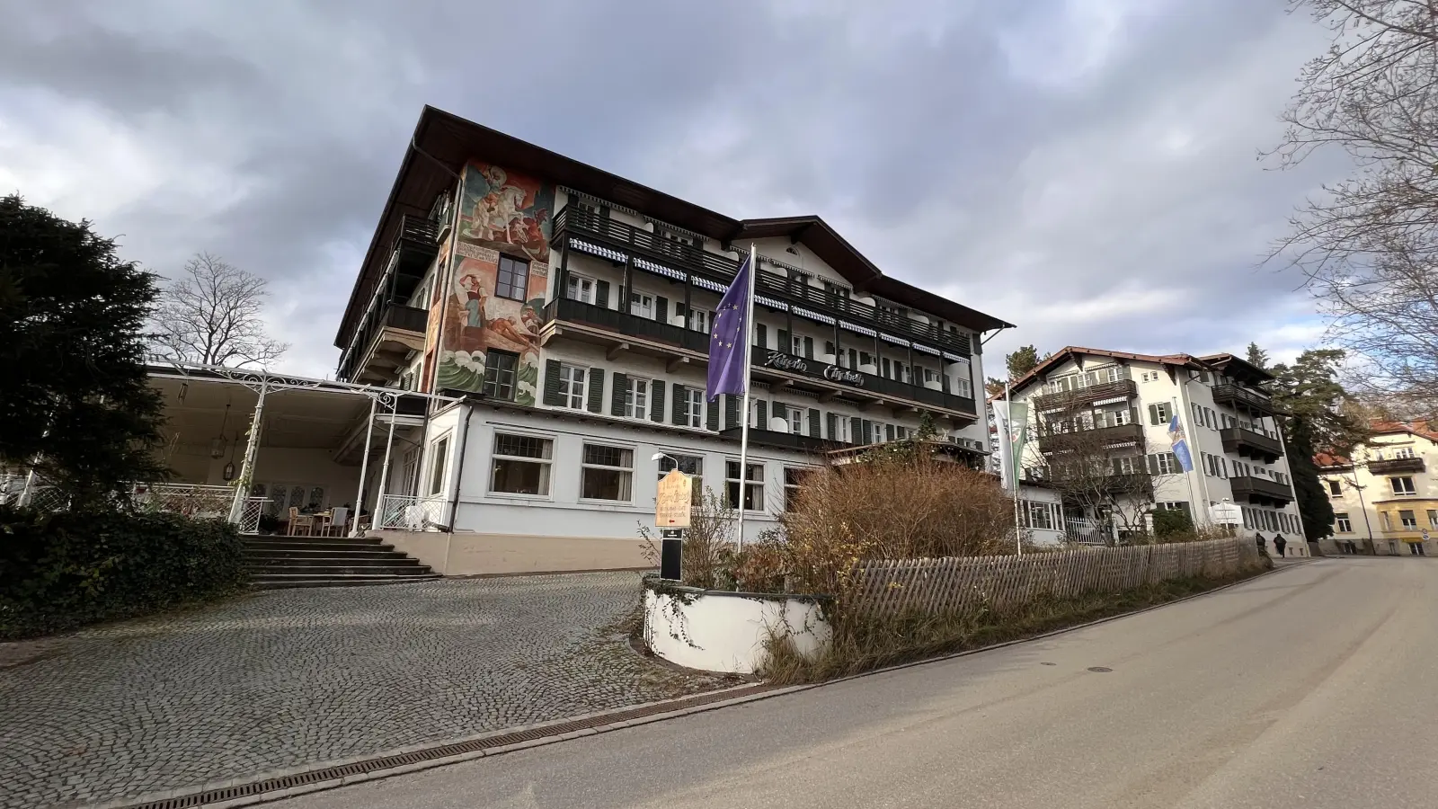 Das Hotel Kaiserin Elisabeth will in 2027 generalsaniert wiedereröffnen. (Foto: Susanne Hauck)