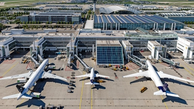 Die meisten Flieger blieben am Montag auf dem Boden. (Foto: Michael Fritz)