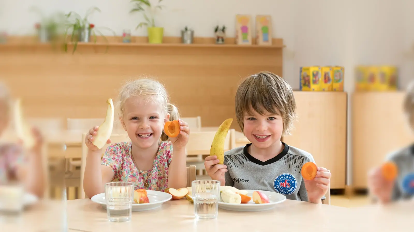 In vielen Kitas und Kinderkrippen in Bayern gab es Anfang Mai besondere Aktionen zum Thema Ernährung. (Foto: Tobias Hase / StMELF)