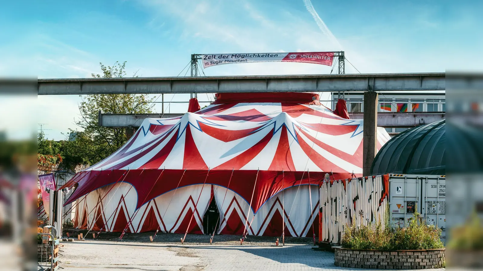 Auf über 470 Quadratmetern bietet das Johanniter-Zelt der Möglichketen Platz für Angebote aller Art - für Jung und Alt.  (Foto: Thomas Sgodda)