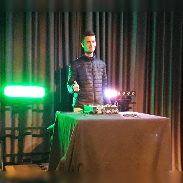 Die Gäste erwartet eine inklusive Disco mit DJ in der großen Veranstaltungshalle. (Foto: ECHO e.V.)