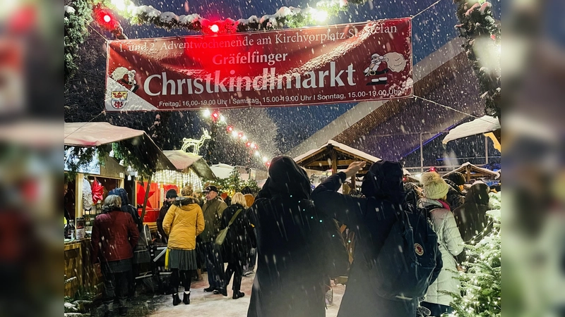 Der Gräfelfinger Christkindlmarkt lädt am 1. und 2. Adventswochenende zum Bummeln und Freunde treffen ein. (Foto: Gemeinde Gräfelfing/ Birgit Doll)