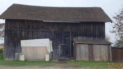 In dieser baufälligen Scheune haben die Country Gringos seit vielen Jahren ihr Vereinsheim. (Foto: Böhm)