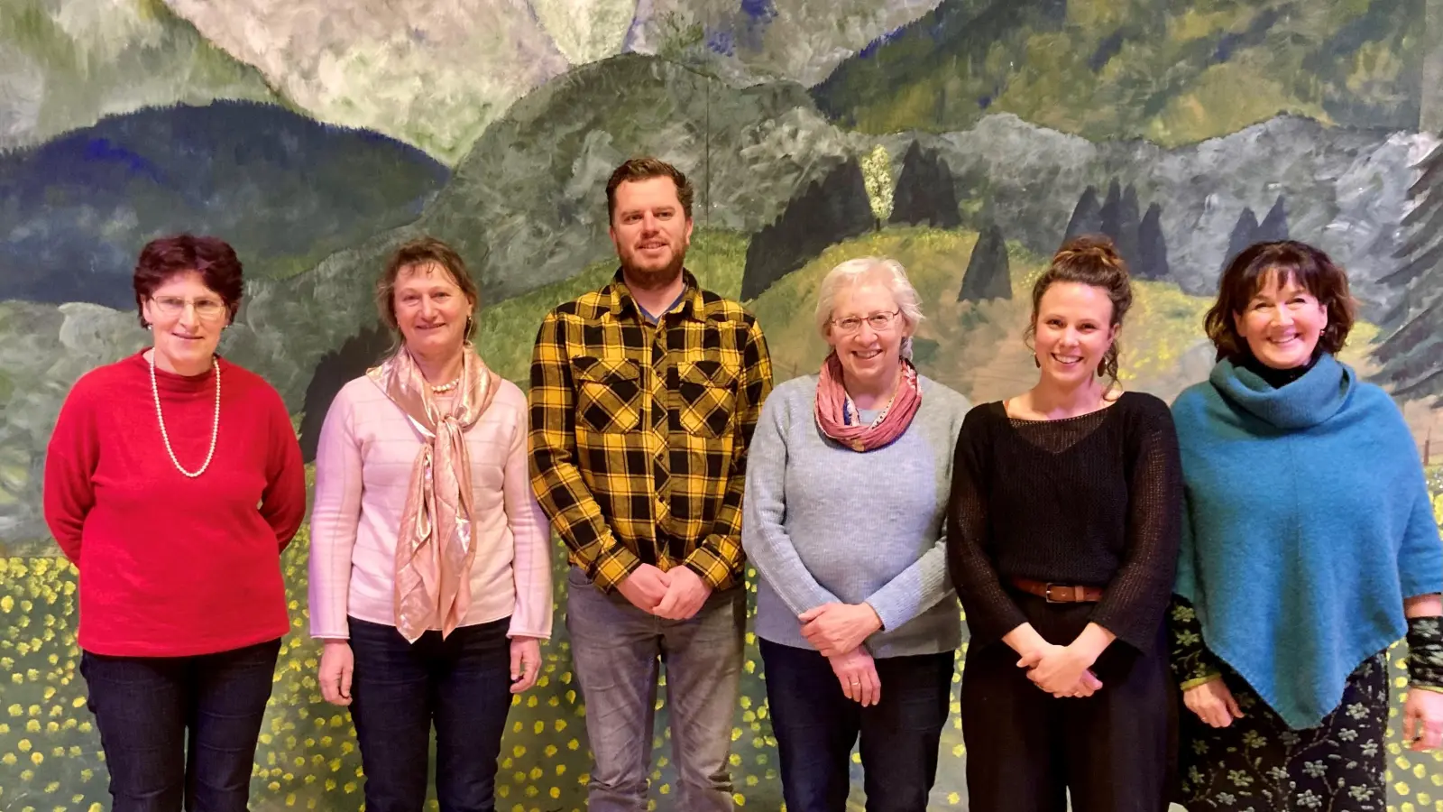 Die neu gewählten Ortsvorsitzenden sind (von links): Karoline Bader (Wildsteig), Sieglinde Schönherr (Burggen), Ludwig Frankl (Etting), Christa Bonitz (Magnetsried-Jenhausen), Ann-Katrin Fredel (Ingenried) und Gabriele Maisenbacher (Huglfing-Oberhausen).  (Foto: Hannemann)