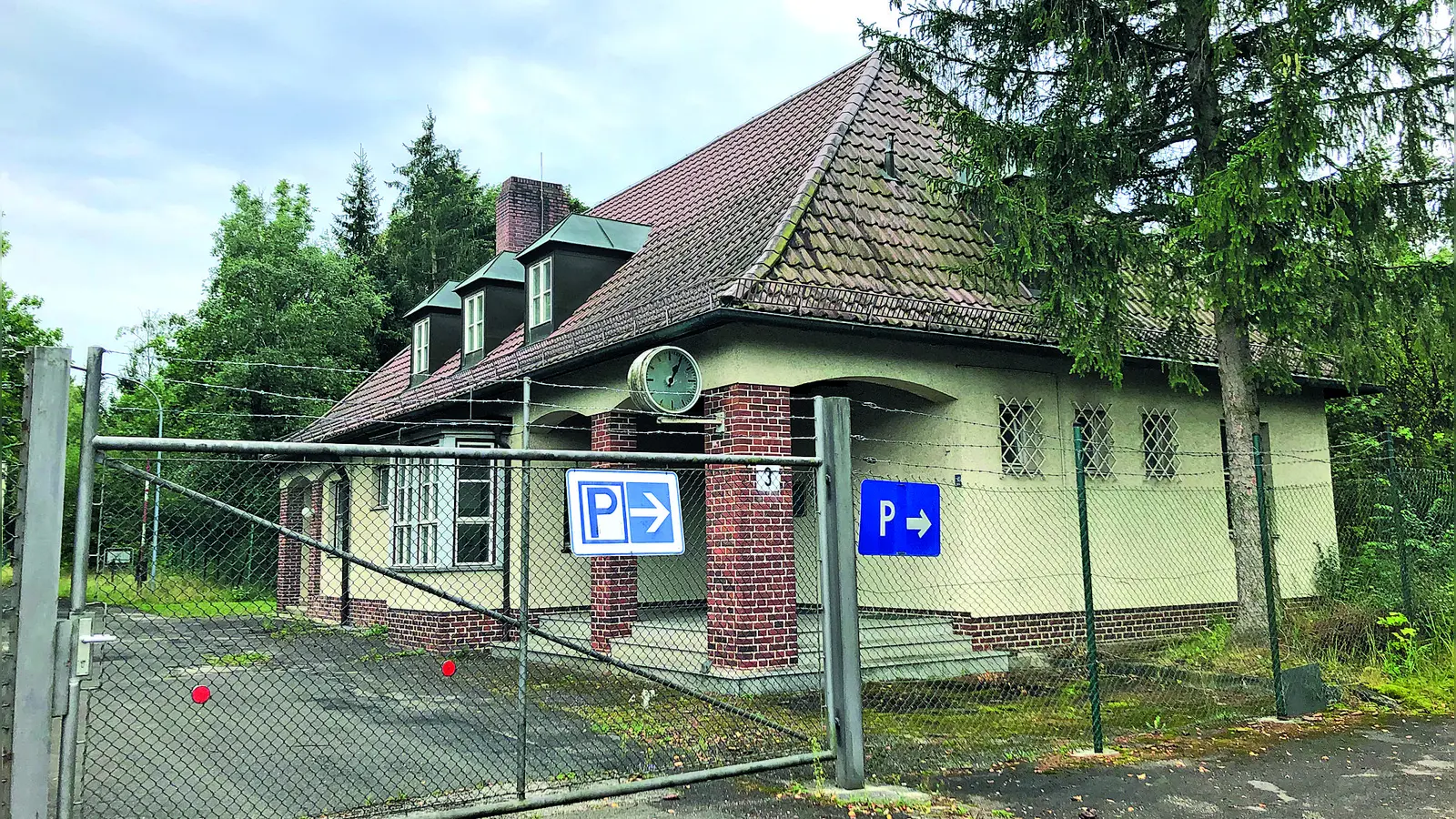 Kunst in der Kaserne: Das WiFo-Gelände ist über die Otto-Wagner-Straße 80/Ecke Kreuzlinger Straße, Eingang über die Autobahnbrücke, erreichbar. (Foto: pst)