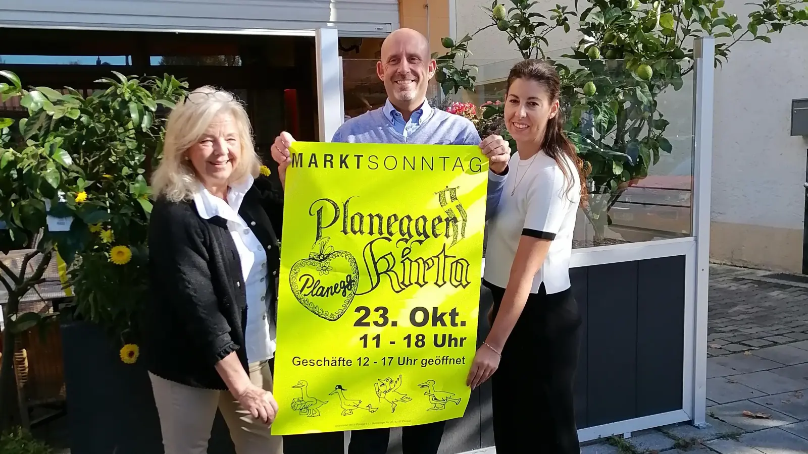 Claudia Weiß-Hofmann, Giuliano Grandis, Sarah Bauer (von links) von der Werbegemeinschaft W.I.P. Wir in Planegg freuen sich auf viele Besucher auf dem Planegger Kirta-Markt.<br> (Foto: Weiß)