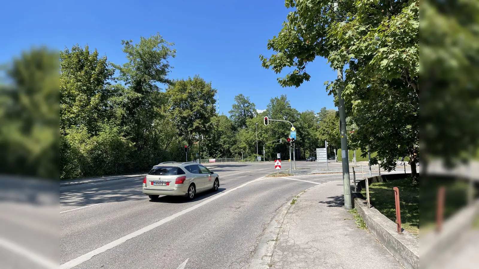 An der Kreuzung Planegger-/ Pasinger Straße und Würmtal-/ Bahnhofstraße wird der Verkehr künftig ruhiger laufen.  (Foto: Gemeinde Gräfelfing)