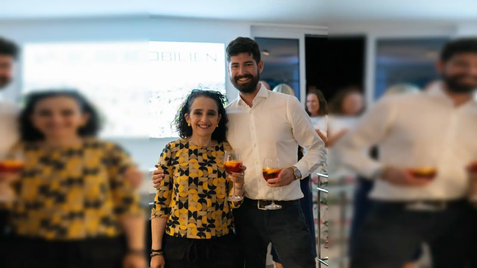 Mihriye Yücel (Leiterin Marketing) und Florian Mantz (Büro München). (Foto: AkuRat)