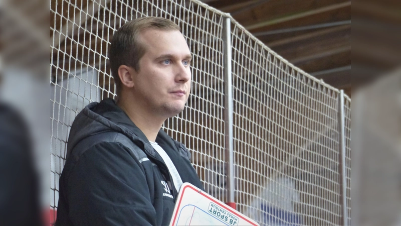 Trainer Dominik Quinlan hat seinen Vertrag beim EHC Klostersee verlängert und wird damit weiterhin die Richtung für die Bayernliga-Truppe vorgeben. (Foto: smg/CU)