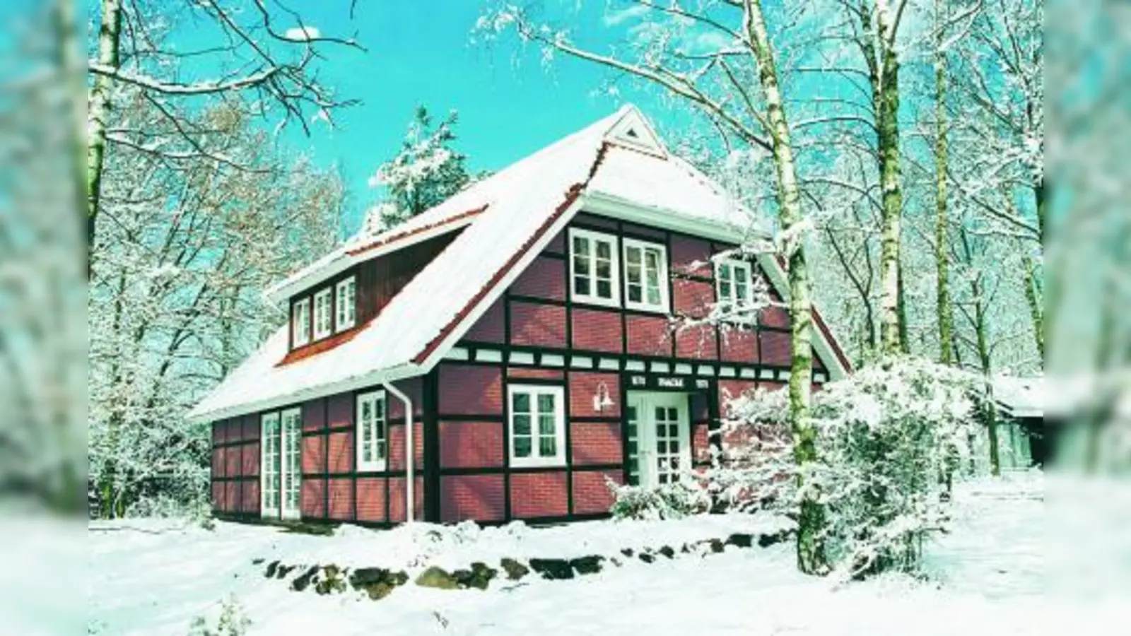 Wer mit Haacke-Haus baut, kann auch bei frei geplanter Architektur ein Effizienzhaus mit der Höchstförderung der Kreditanstalt für Wiederaufbau (KfW) realisieren. (Foto: djd/Haacke-Haus)