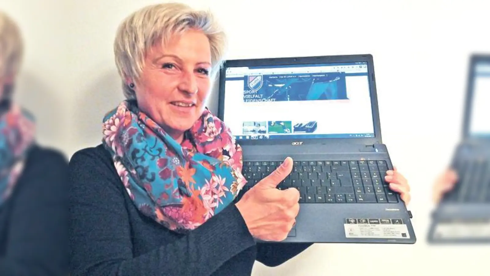 SV Lohhof-Pressewartin Petra Halbig präsentiert stolz den neuen Webauftritt des Vereins.	 (Foto: Verein)