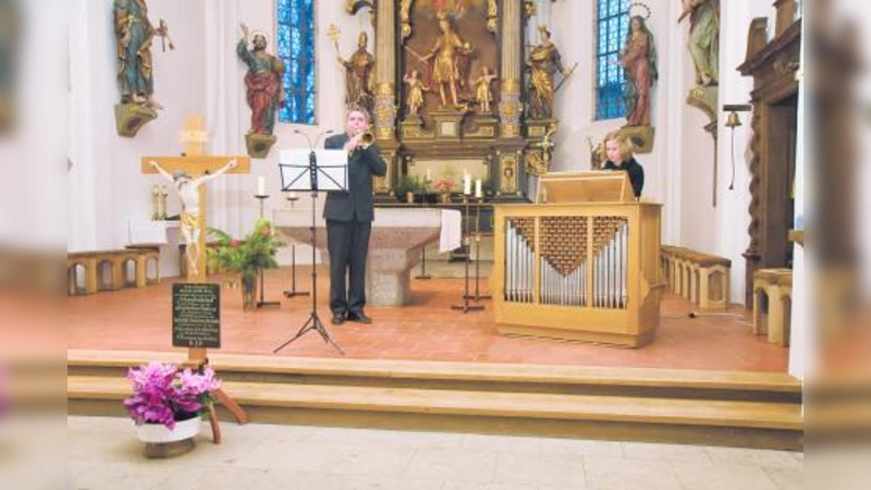 Soloposaunist Uwe Schrödi und Daniela Niedhammer an der Orgel präsentierten Musik aus fünf Jahrhunderten. (Foto: pi)