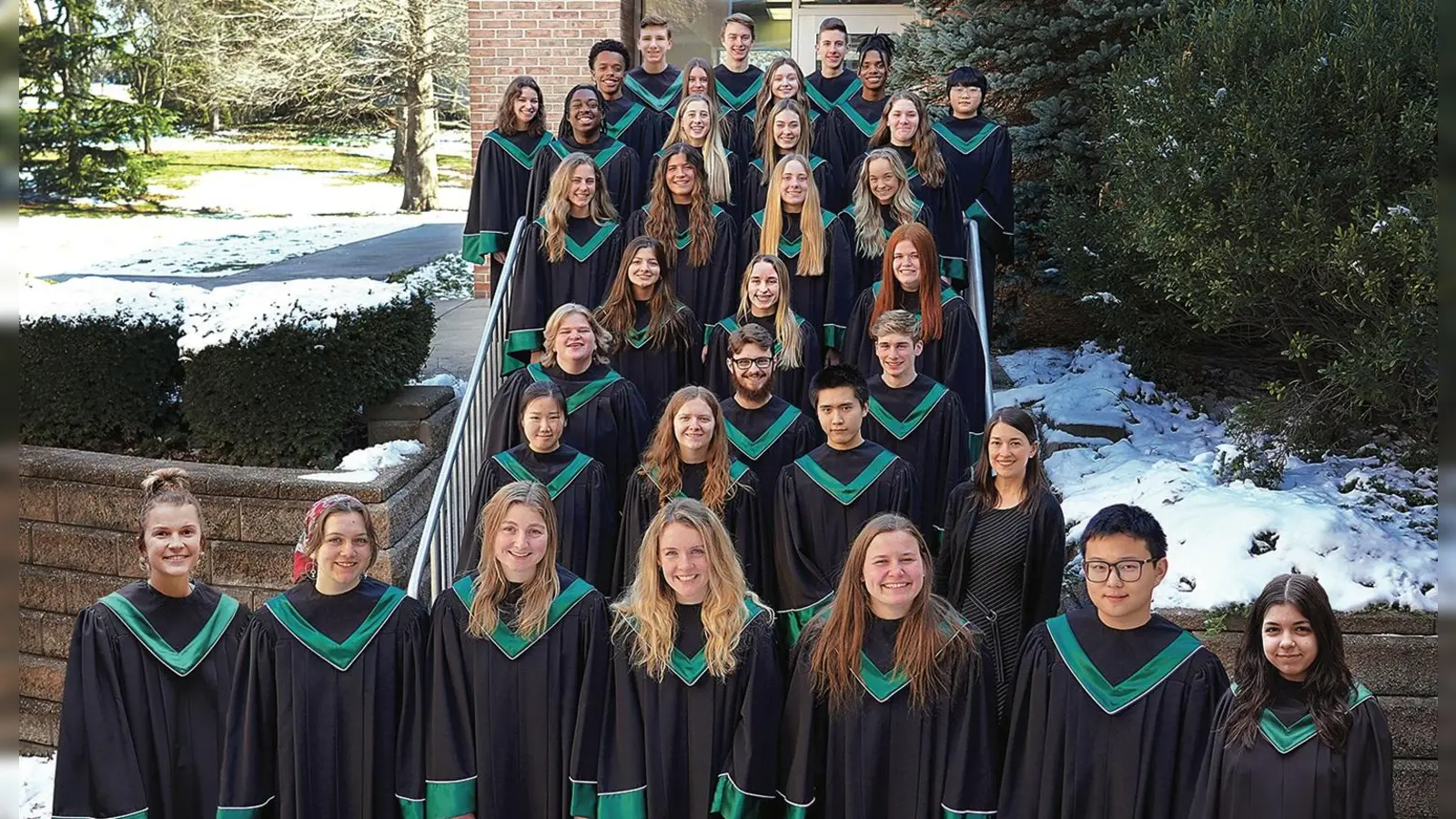 Der Touring Chor der Dock Mennonite Academy ist zu Gast in der Pfarrkirche St. Quirin. (Foto: Klaus Bichlmayer)