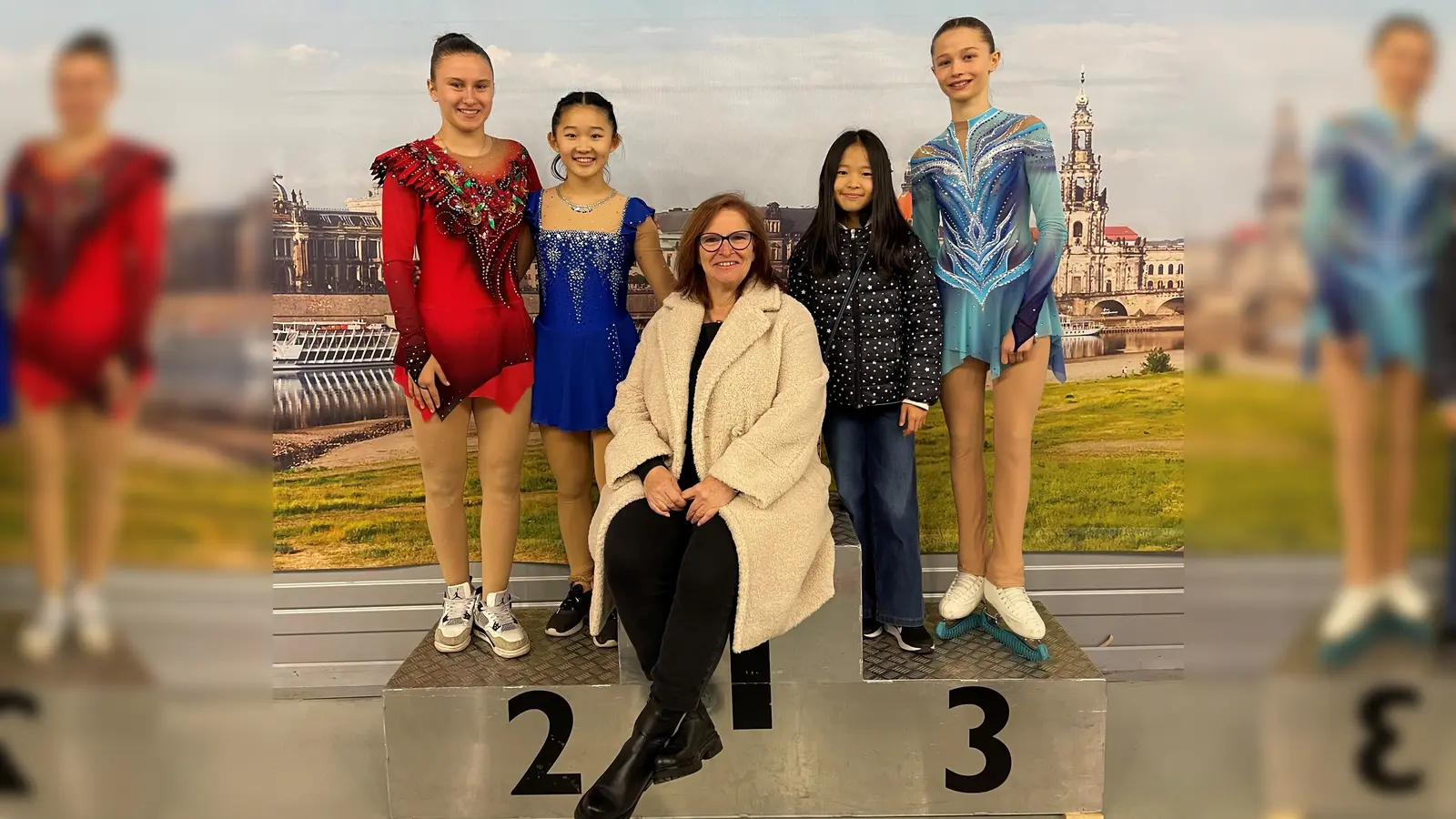 Anastasia Hettich, Yuma Yanagitani, Trainerin Vera von Meyeren, Mia Yanagitani und Rebecca Rusu vom ERSCO können stolz sein auf ihre Leistungen. (Foto: ERSCO)