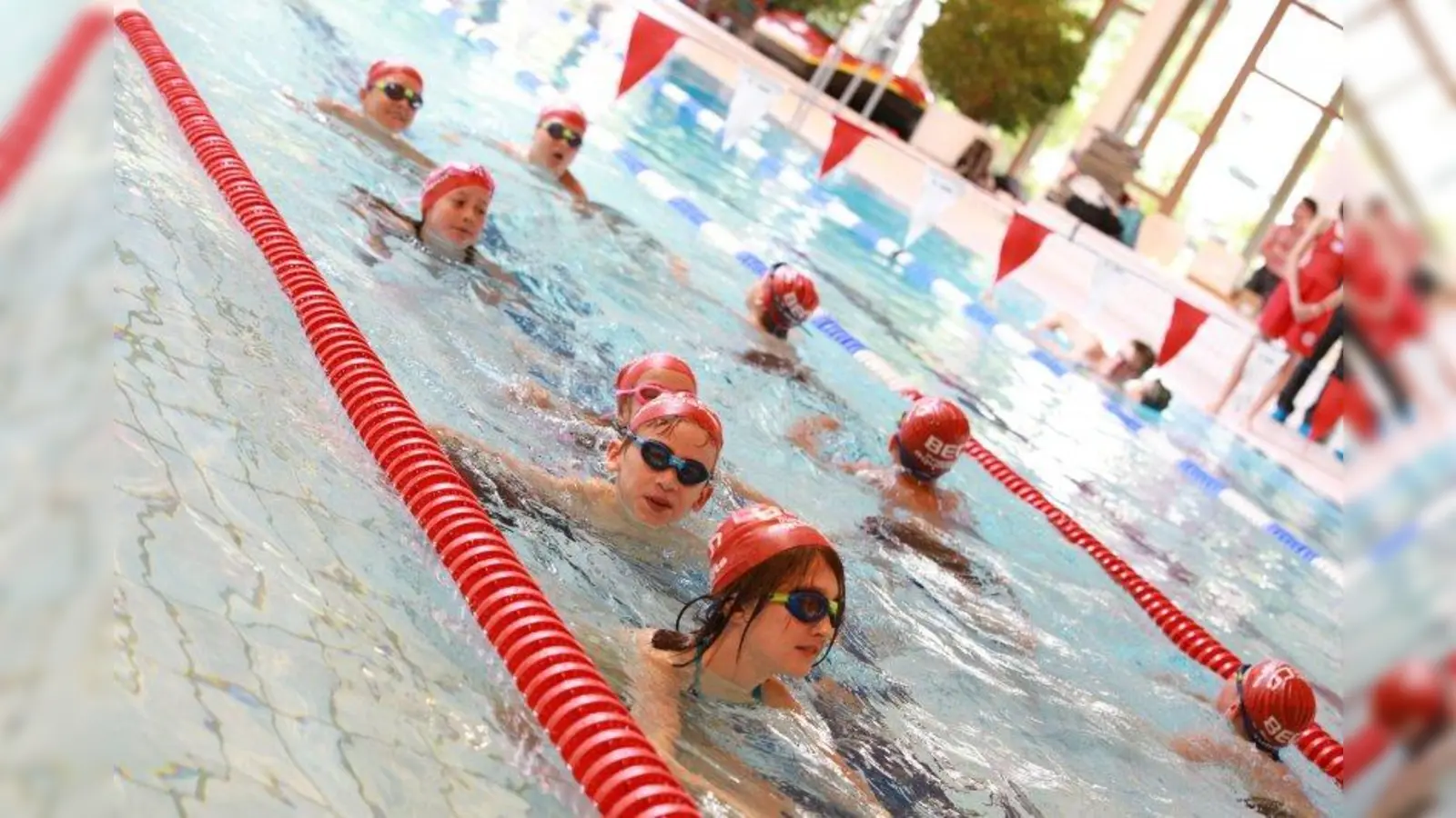 Gute Schwimmleistungen sichern im Notfall das Überleben. (Foto: BRK)