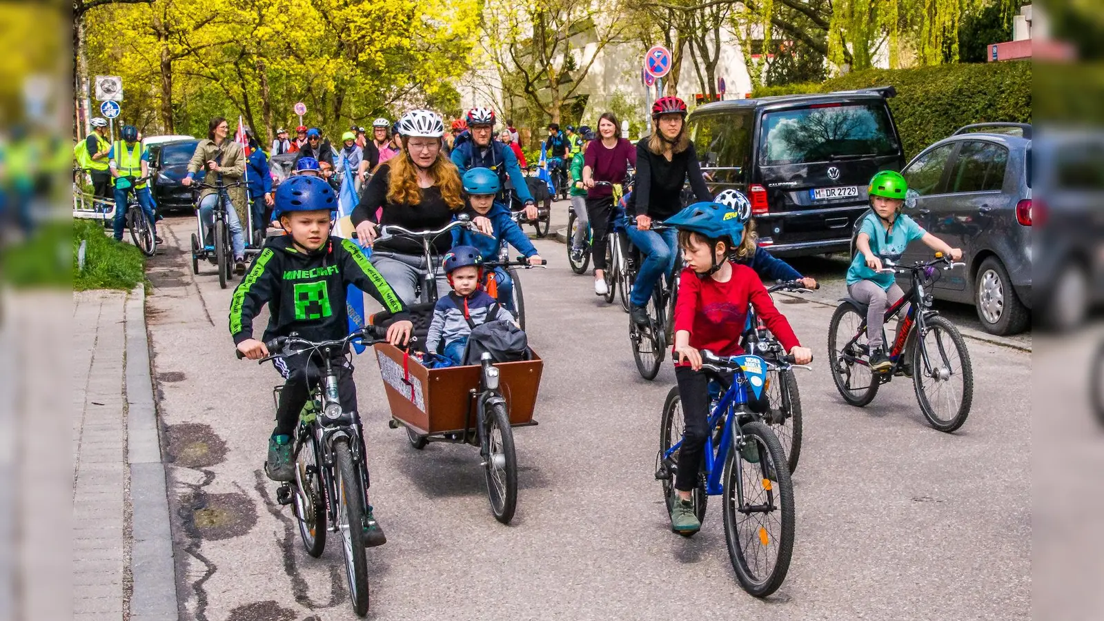 Die Familienroute der Münchner Radsternfahrt ist so gewählt, dass auch die Kinder mitfahren können - denn um sie geht es schließlich! (Foto: ADFC/ Peter Danninger)