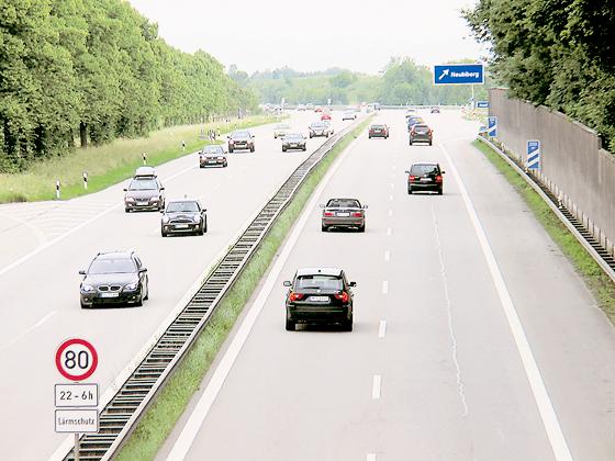 Die SPD will die Autobahn Richtung Salzburg als Bundesstraße umwidmen lassen. Foto: aha