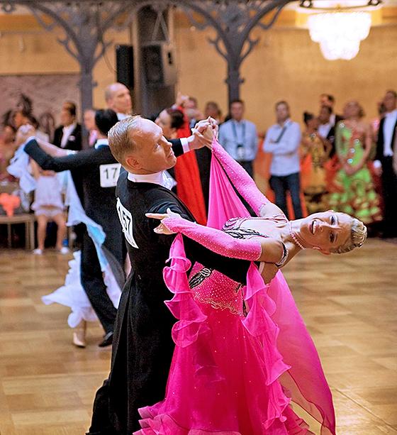 Bayerische Vizemeister in der Senioren I S Klasse: Wolfgang Tauscher und Susanne Scheuböck vom TSC Savoy München. 		Foto: Helmut Mair