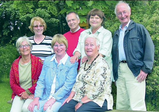 Neuer Seniorenbeirat: (stehend v.l.) Heidi Mullack, Goswin Mayer, Ursula Brümmer und Prof. Dr. Dietrich Schwägerl; (sitzend v.l.) Christel Niemeyer, Barbara Sturm und Dorothea Kunze. Foto: HdS