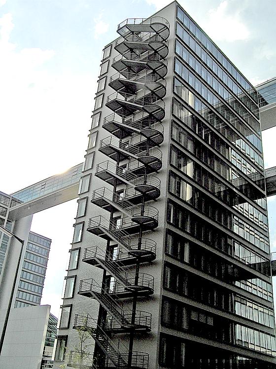 Die TelekomTowers mit dem spektakulären Skywalk.	Foto: VA