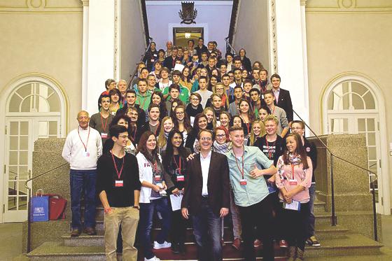 Gute Laune im Bayerischen Landtag: Schüler und Rinderspacher hatten viel Spaß.	Foto: Privat