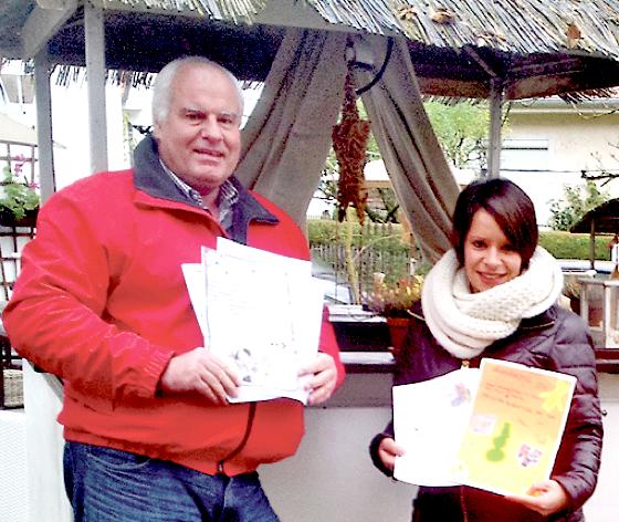 »Grünwald Hilft«-Vorsitzender Klaus Heun und Nadia Krätzsch haben schon die ersten Wunschzettel bekommen. 	Foto: Privat