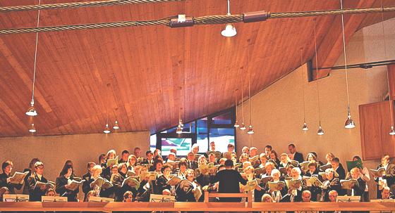 Zwei Chöre werden zum »Patrozinium« in Albertus Magnus unter Leitung von B. Klose singen. 	Foto: VA