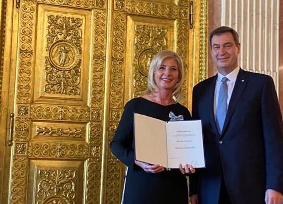 Diese Woche erhielt Landtagsabgeordnete Ulrike Scharf den Bayerischen Verdienstorden aus den Händen von Ministerpräsident Markus Söder. Foto: Abgeordnetenbüro