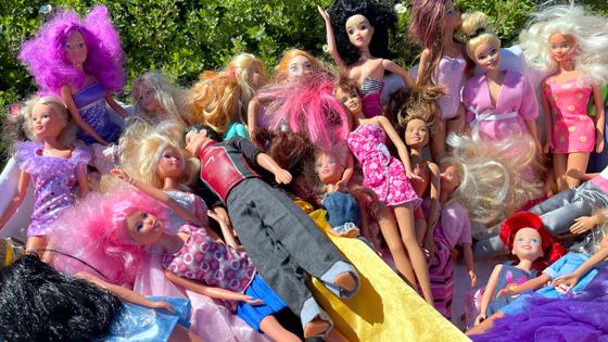 Neben Kinderbekleidung gibt es auch jede Menge Spielzeug auf dem Flohmarkt zu entdecken. Foto: hw