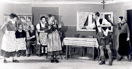 Seit mehr als 70 Jahren sorgt die Volksbühne Neubiberg-Ottobrunn schon im Leiberheim für beste Unterhaltung ihrer Gäste.  Foto: Volksbühne