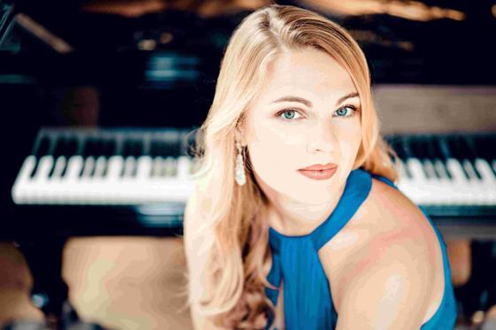 Die Pianistin Julia Rinderle ist als Solistin und gefragte Kammermusikpartnerin im In- und Ausland aktiv. Foto: VA