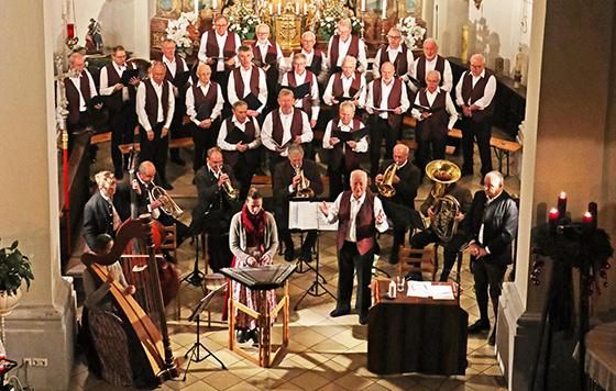 Der Männergesangverein Unterföhring lädt zur Adventsfeier in die Pfarrkirche St. Valentin ein. Foto: MGV Unterföhring