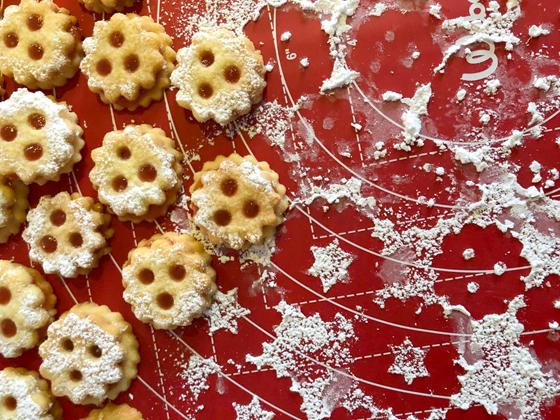 Bestimmt gibt es auch Plätzchen beim Weihnachtsmahl für Bedürftige in Nymphenburg und im Hasenbergl.  Foto: cba