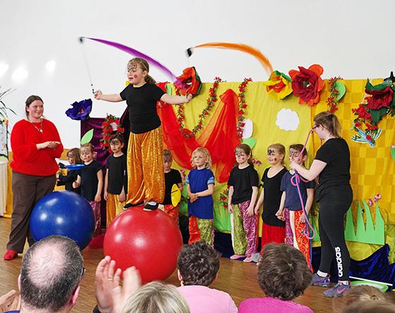 Die Auszeichnung Kultur für Respekt" wird heuer an das Zirkusprojekt JoJo" vergeben. Hier können Kinder aus allen Kulturen mitmachen. Foto: VA