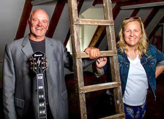 Das Duo Jazzy Ballads for 2 spielt 18. Mai im Festsaal des Wasserschlosses Taufkirchen (Vils). Foto: VA