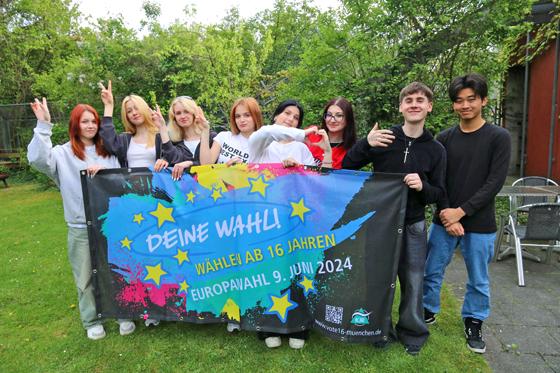 Bei der Europawahl kann man erstmals ab 16 Jahren wählen. Der Saal des Jugendtreffs am Biederstein ist ein Wahllokal. Vorab können sich Jugendliche dort auch informieren. Foto: VA