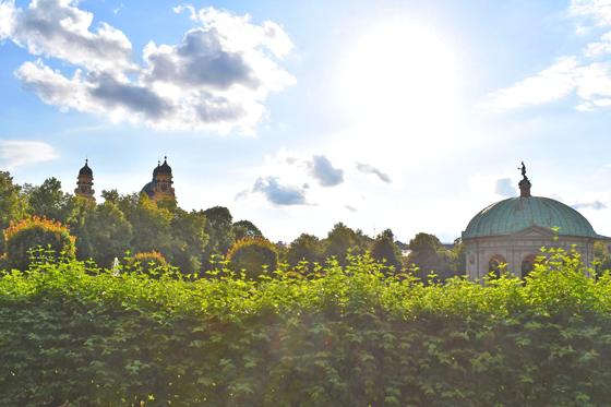 Bei der Führung geht es durch die Höfe und Gärten der Residenz, so auch durch den Hofgarten.  Foto: Daniel Mielcarek