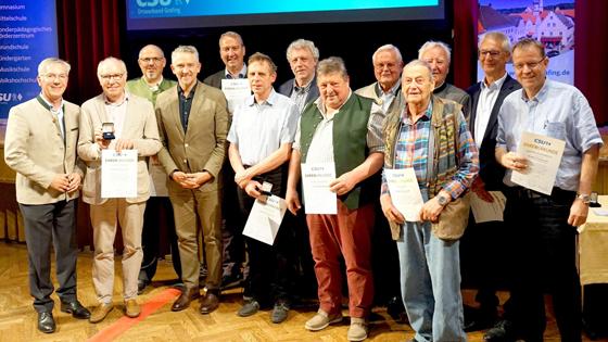 Die CSU in Grafing nutzte die Jahreshauptversammlung und langjährige, verdiente Weggefährten auszuzeichnen.  Foto: CSU Grafing