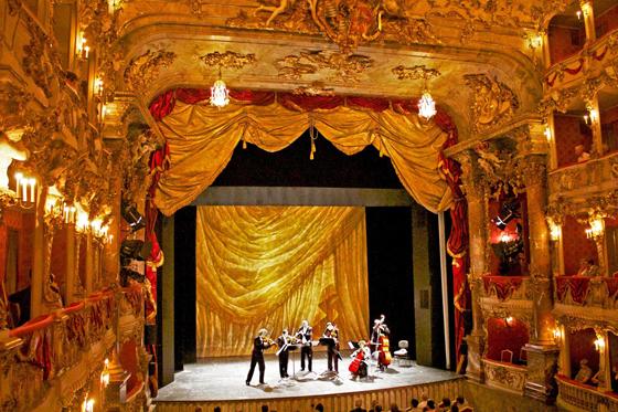 Im Cuvilliés-Theater darf man sich am 15. Juni auf einen besonderen Musikgenuss freuen. Foto: Bavaria Klassik
