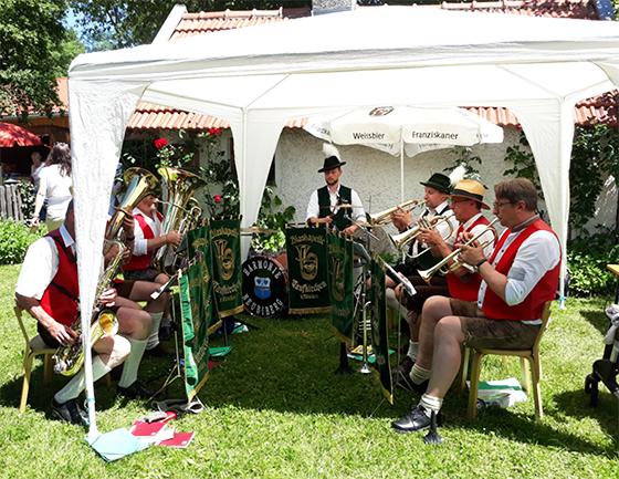 Der Wolfschneiderhof lädt wieder zur beliebten Johannnidult ein. Foto: Freunde Wolfschneiderhof